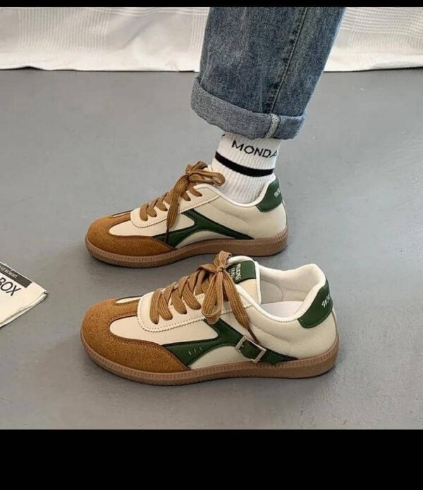 Low top Sneaker